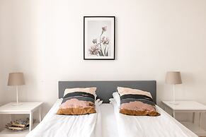 2ndhomes Beautiful & Modern 1BR Home with Central Location