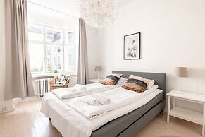 2ndhomes Beautiful & Modern 1BR Home with Central Location