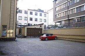 2ndhomes Stunning Top Floor Residence with 2BR & Sauna