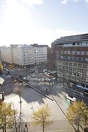 2ndhomes Stunning Top Floor Residence with 2BR & Sauna