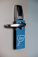 ODDSSON Midtown Hotel