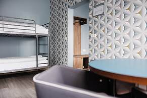 ODDSSON Midtown Hotel