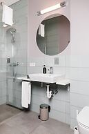 ODDSSON Midtown Hotel