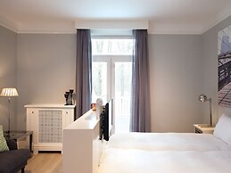 BizStay Park Central Apartments