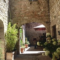 Residenza la Corte Assisi