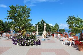 Happy Camp in Camping Cisano San Vito