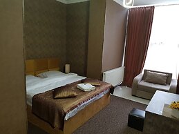 Hotel Makona