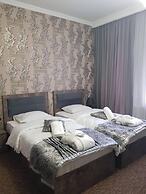 Hotel Makona