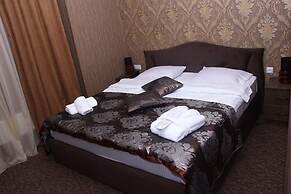 Hotel Makona