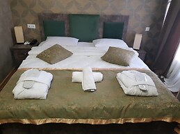 Hotel Makona