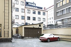 2ndhomes Bright Top Floor Studio in Fredrikinkatu