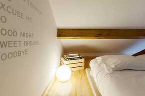Boutique Rentals - Republica's Garden Studio with views