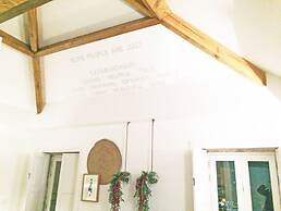 Boutique Rentals - Republica's Garden Studio with views