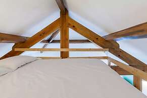 Boutique Rentals - Republica's Garden Studio with views