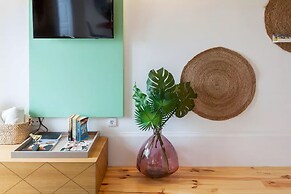 Boutique Rentals - Republica's Garden Studio with views