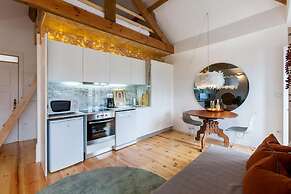 Boutique Rentals - Republica's Garden Studio with views