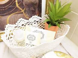 Boutique Rentals - Republica's Garden Studio with views