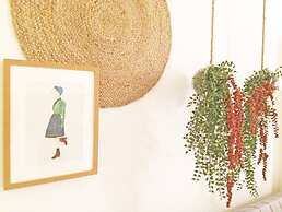 Boutique Rentals - Republica's Garden Studio with views