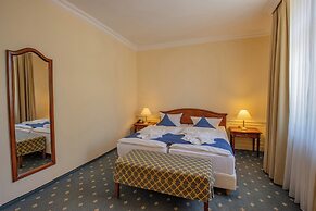 Seehotel Grossraeschen