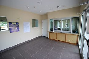 Scottish Inn & Suites