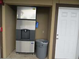 Scottish Inn & Suites