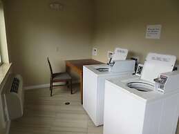 Scottish Inn & Suites