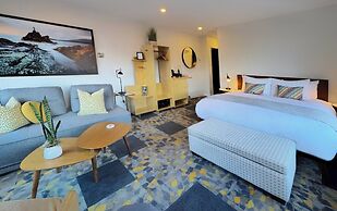 Artisan Suites on Bowen