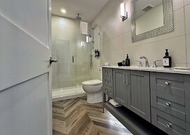 Artisan Suites on Bowen