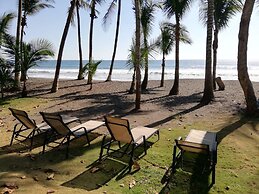 Ola Bonita BeachFront Apart Hotel