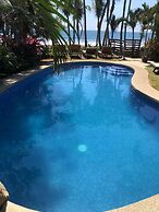 Ola Bonita BeachFront Apart Hotel