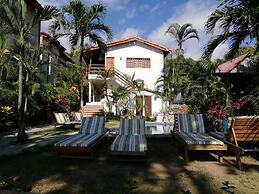 Ola Bonita BeachFront Apart Hotel