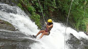 Ola Bonita BeachFront Apart Hotel