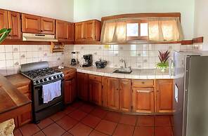 Ola Bonita BeachFront Apart Hotel