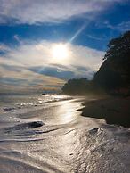 Ola Bonita BeachFront Apart Hotel