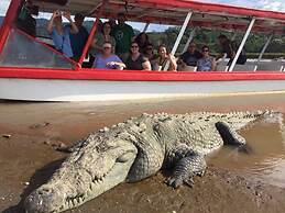 Ola Bonita BeachFront Apart Hotel