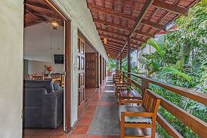 Ola Bonita BeachFront Apart Hotel