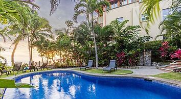 Ola Bonita BeachFront Apart Hotel