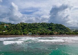 Ola Bonita BeachFront Apart Hotel