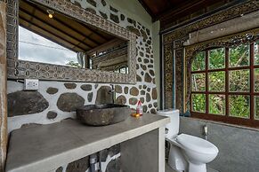 Tirta Asri Ubud Villa