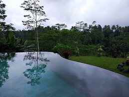 Tirta Asri Ubud Villa