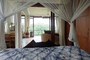 Tirta Asri Ubud Villa