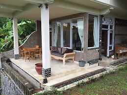 Tirta Asri Ubud Villa