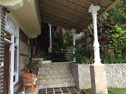 Tirta Asri Ubud Villa