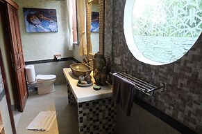 Tirta Asri Ubud Villa