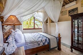 Tirta Asri Ubud Villa