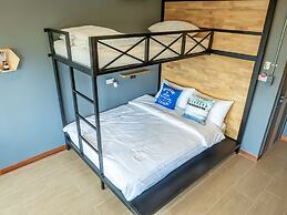 Ray Coffee Bar & Hostel - Adults Only