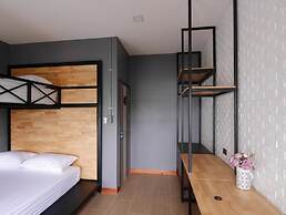 Ray Coffee Bar & Hostel - Adults Only