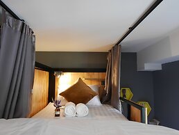 Ray Coffee Bar & Hostel - Adults Only
