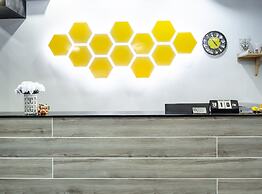 Ray Coffee Bar & Hostel - Adults Only
