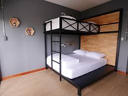 Ray Coffee Bar & Hostel - Adults Only